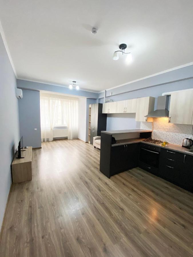 Sky House Central Apartment Chişinau Exteriör bild